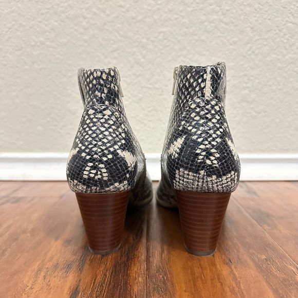 VIONIC Orthaheel Windom Snakeskin Print Leather Zip Ankle Boots - Picture 7 of 11